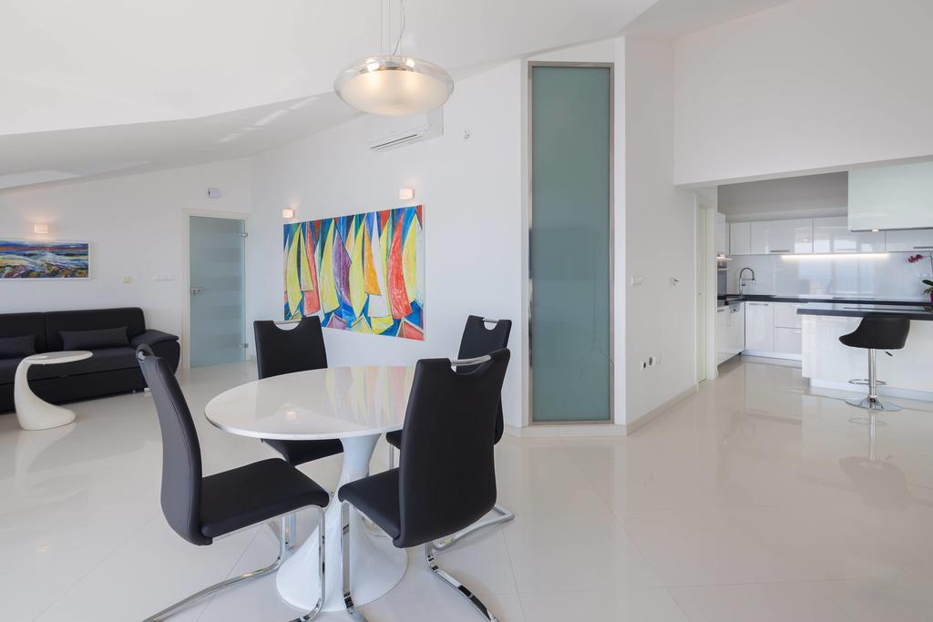 Beach Penthouse Diamond Омиш Экстерьер фото