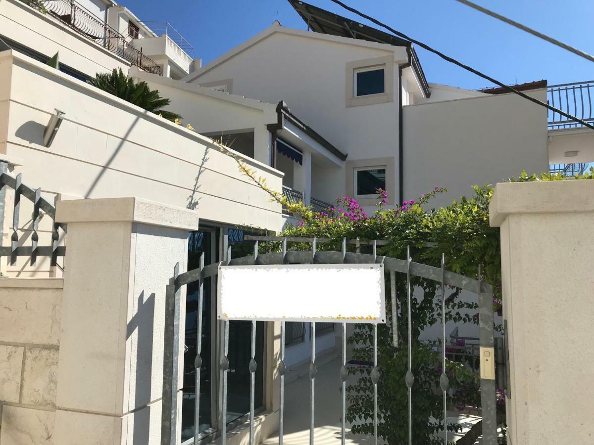 Beach Penthouse Diamond Омиш Экстерьер фото